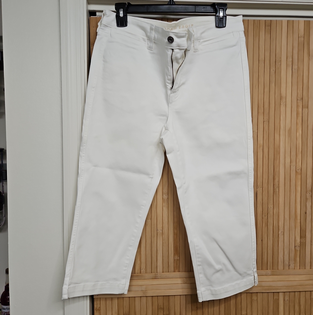 American Eagle Outfitters White Stretch Capri